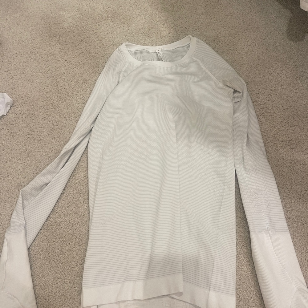 Lululemon white long sleeve swiftly tech size 4